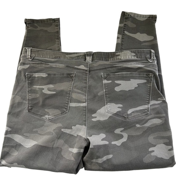 WIT & WISDOM Grey Green Camo Ankle Jeans 16 - Picture 8 of 9